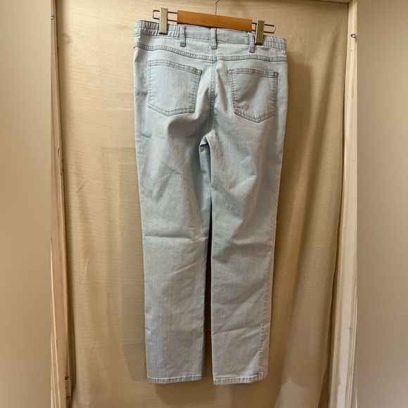 ⚫️ BOGO Gloria Vanderbilt light wash women’s jeans size 6P stretchy waistband - Picture 6 of 6